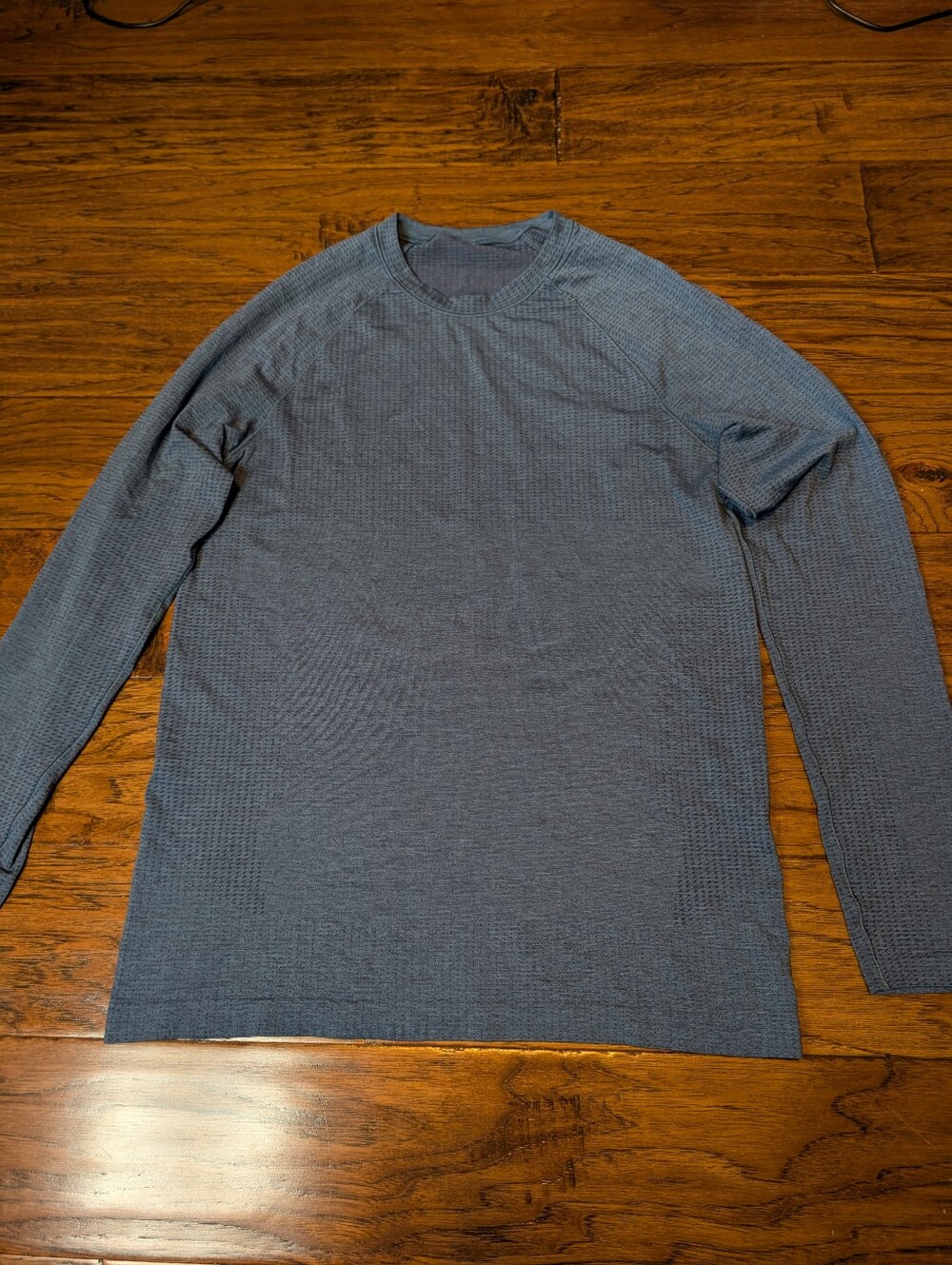 Lululemon Men's Blue Long Sleeve Athletic Shirt Size Small